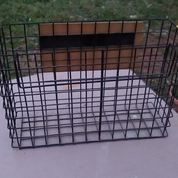 Metal Hanging Wire Rail/Office/Cupboard Basket - Picture 2 of 4